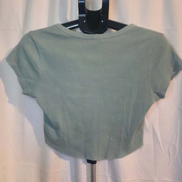 Garage Green crop top Large NWT - Picture 2 of 3